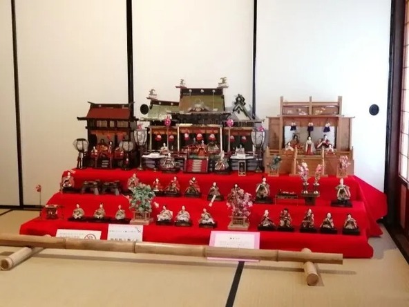 歴史あるまちなみとともに、華やかなお雛さまの世界を親子で堪能しませんか？