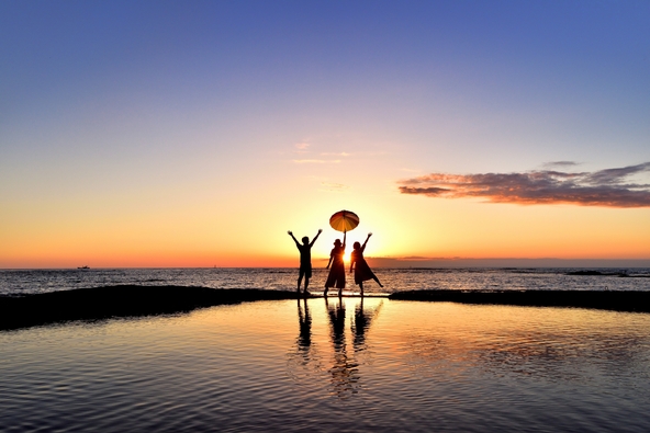 夕暮れ時の天神崎（画像提供：T3K / PIXTA）