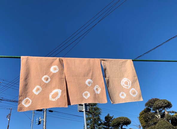 梅の枝や皮を使った、世界にひとつだけの作品を作ることができます