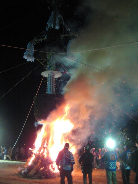 祭りを締めくくる「はやし方」の様子