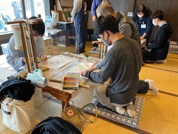 伝統工芸の作品づくりにチャレンジできる貴重な体験です（画像提供：小田原市観光協会）