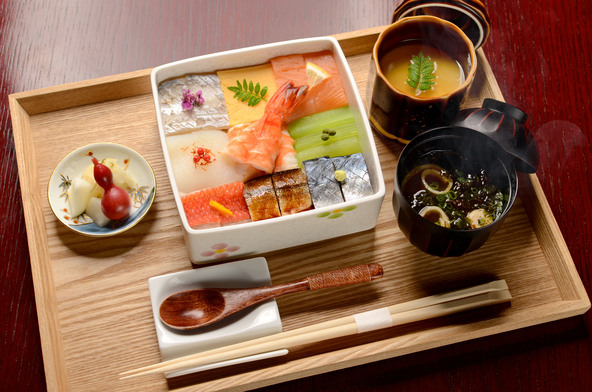 市松寄せ鮨3,850円（サービス料別途）