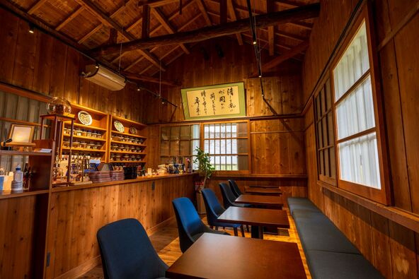 「蔵カフェ」は、まるで古民家のような温もりのある空間 