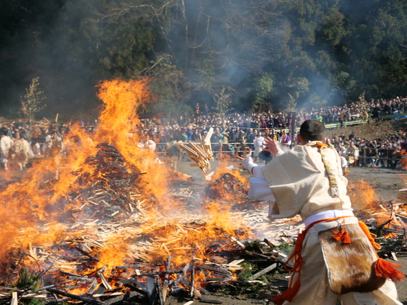 この修行を通じて、ご本尊の飯縄大権現のご利益を授かることができるといわれています