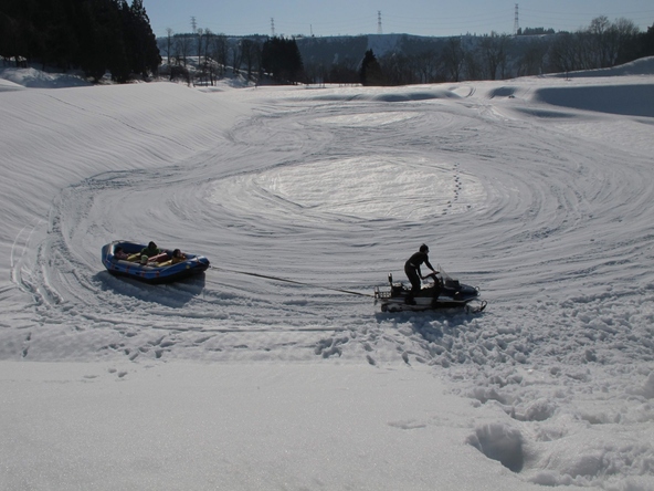 「ラフティングボート試乗体験」の様子