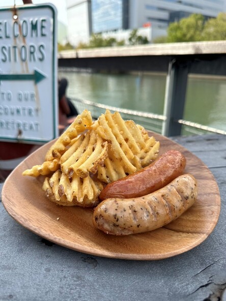 「POTALU」（ワッフルポテト等）