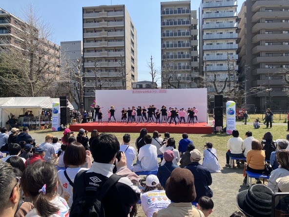 迫力あふれるパフォーマンスに子供も釘付けに！