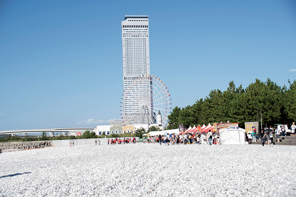 迫力の花火が楽しめる自由席エリア