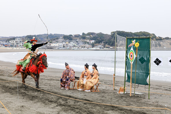 迫力満点の流鏑馬を間近で見学しましょう