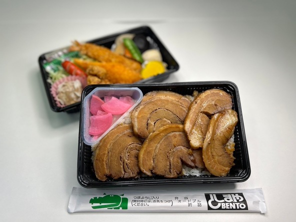 夕食は、地元で人気の「としまや弁当」の駅弁またはBBQから選択できます（画像はイメージです）