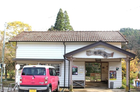 月崎駅（過去の取材時の様子。現在はリフレッシュされています）