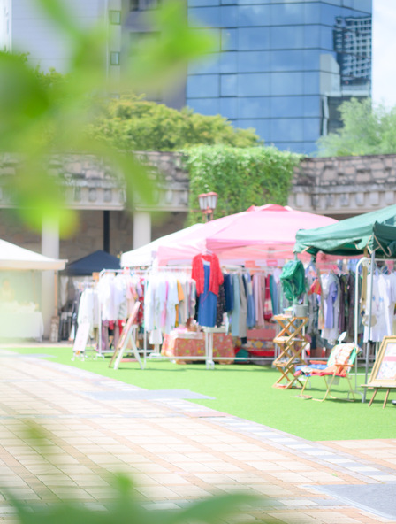 フリーマーケットやマルシェに訪れることで、リユースの意識が身につきます