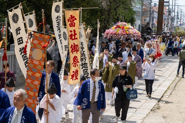 華やかな行列にママパパも釘付けになること間違いなし！