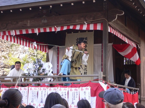 地域の平安と豊作を祈る12の舞が奉納されます