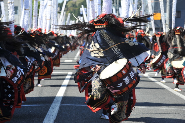 流派を超えた踊り手がダイナミックに舞う「百鹿大群舞」