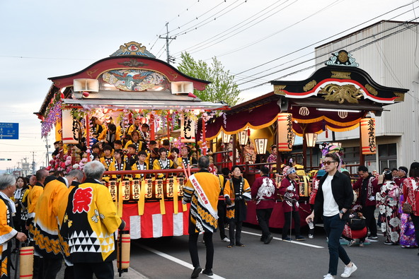 5月3日に行われる「町内屋台合同運行」