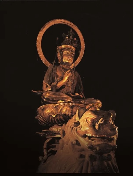 頭が良くなるご利益があるといわれる「木造文殊菩薩騎獅像」