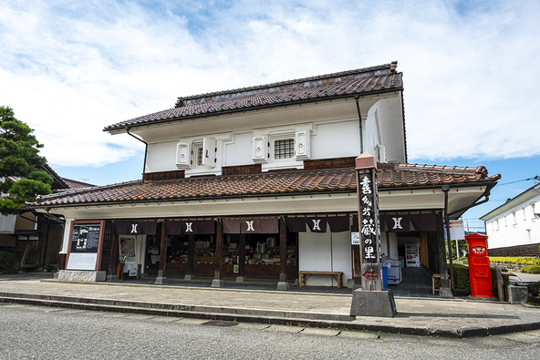 歴史ある蔵が立ち並ぶまち並み／（C）福島県観光物産交流協会