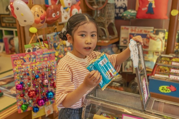 駄菓子を選ぶのも楽しい「もてぎ昭和館」