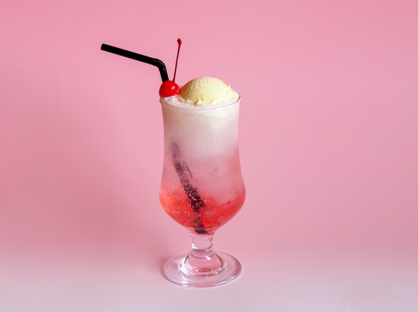 5月6日（水）までの期間限定で「芝桜クリームソーダ」が登場（680円）