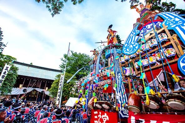 カラクリ人形が載せられた山車は一見の価値有り