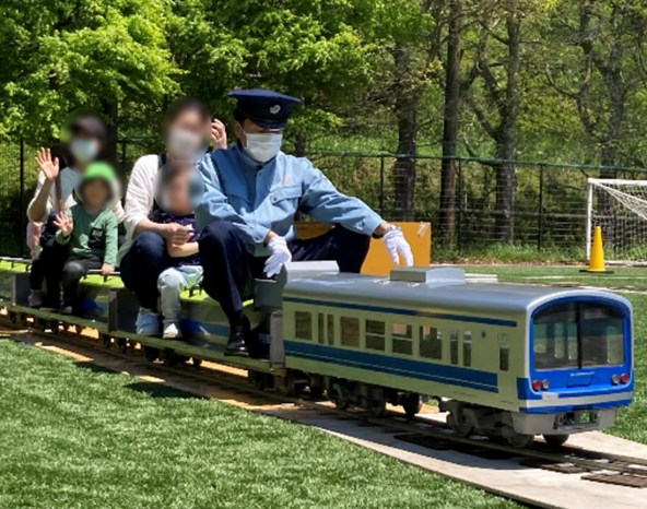 子供に大人気のいずっぱこミニ電車乗車体験