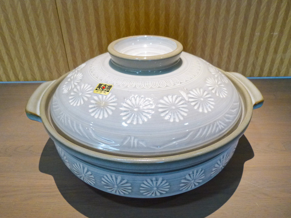 土鍋は、萬古焼を代表する商品のひとつで、生産高は国内の約80％を占めています