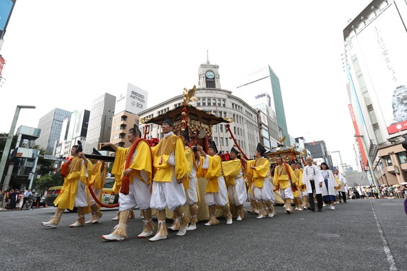 「神幸祭」では、東京のど真ん中で江戸時代にタイムスリップしたかのような体験ができます