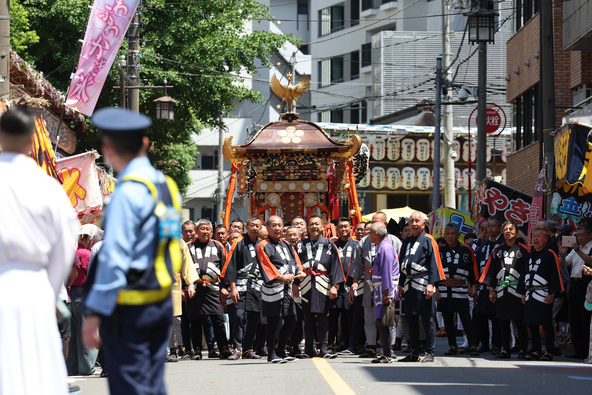 「湯島天神　例大祭」の様子
