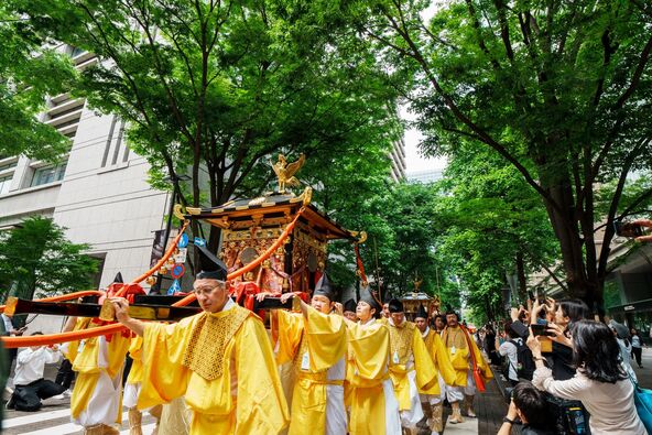 都心を練り歩く「神幸祭」は必見です！
