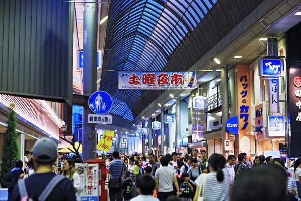 アーケード商店街なので、雨がふっても安心