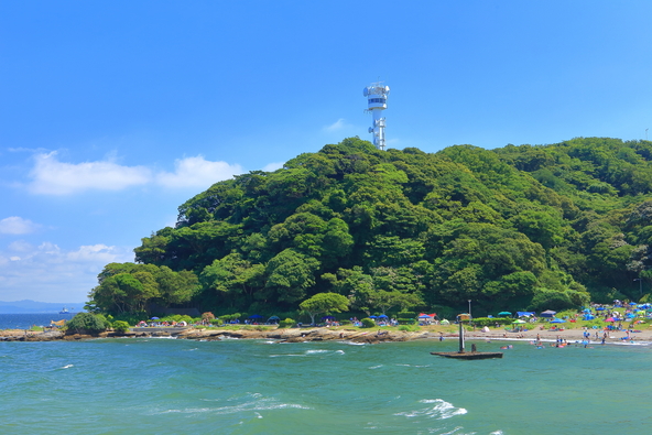 森の緑と東京湾の景色を一緒に楽しめる「観音崎公園」（画像提供：kazukiatuko / PIXTA）