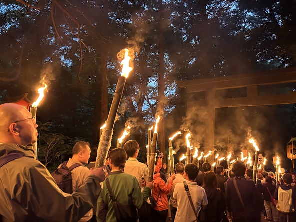 祭りのメインイベントである「たいまつ行列」