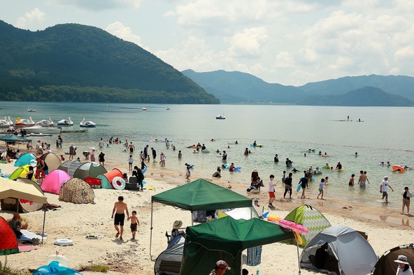 田沢湖湖水浴