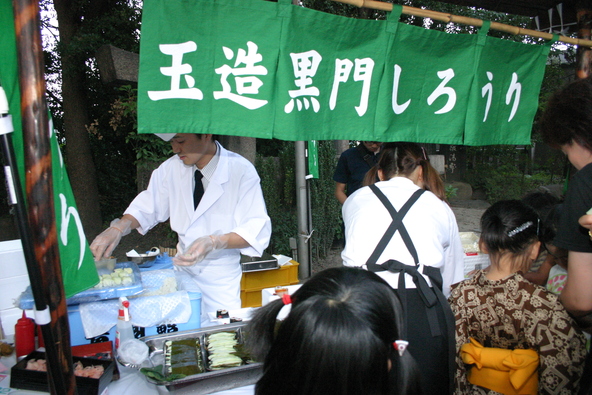 地元ゆかりのグルメを親子で味わいましょう