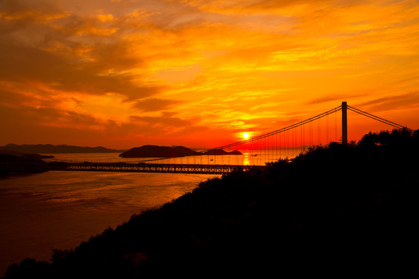 “日本の夕陽百選”に選ばれた絶景スポット（画像提供：shimanto / PIXTA）