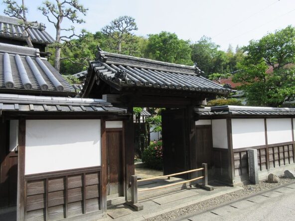「旧柚木家住宅」は、玉島では珍しい武家風の造りの「西爽亭」と、旧主屋部分を改修した生涯学習施設で構成されています（画像提供：倉敷市観光情報発信協議会 ）