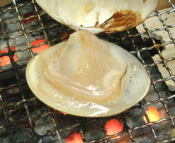 熱々の焼きハマグリを味わおう！