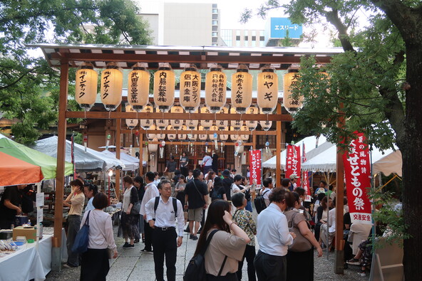 「大阪せともの祭」は、大阪市指定無形民俗文化財に指定されています