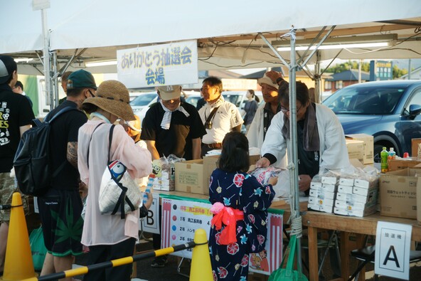 抽選会に挑戦してプレゼントをゲット！