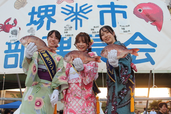 堺の夏の風物詩として親しまれています