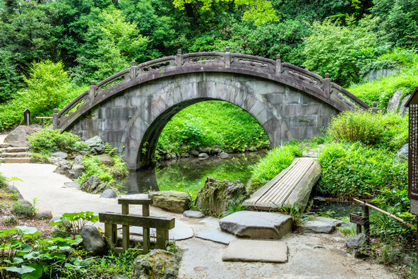 円月橋（画像提供：momo / PIXTA）