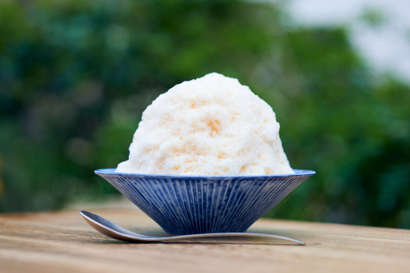 食材を変幻自在に操る、計算し尽くされた削り。“氷の芸術”と称されるかき氷です