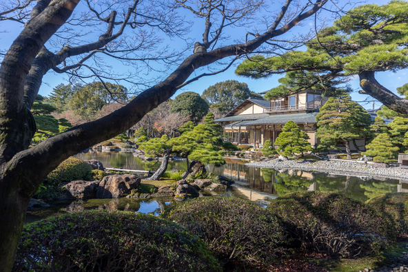 出雲の自然を表現した約4万平方メートルの日本庭園