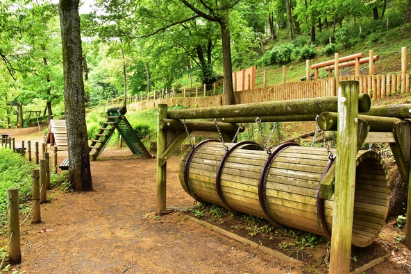 広大な自然のなかで思いっきり遊べる公園も