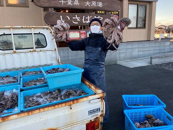 夏はイセエビ、冬はマダコが名物