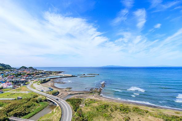 海辺を気持ちよくドライブ」（房総フラワーライン・平砂浦付近）