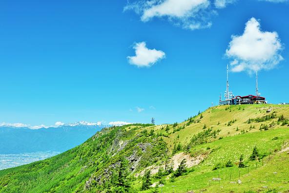美ヶ原の最高峰「王ヶ頭」に建つ「王ヶ頭ホテル」（画像提供：よっちゃん必撮仕事人 / PIXTA）