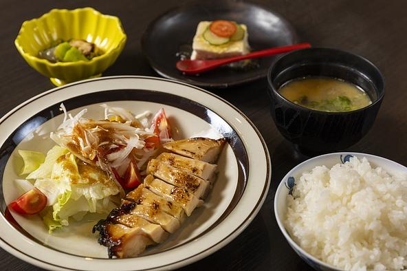 旬食や　香秀　「みそ漬け鶏もも焼き定食」1,430円