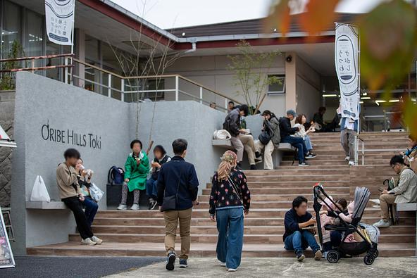  業務用食器の卸問屋が並ぶ「織部ヒルズ」で開催